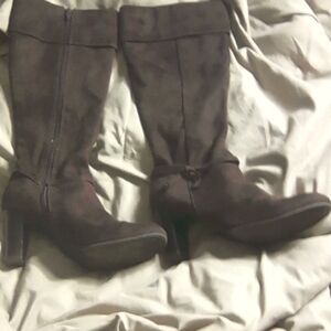 Pre loved suede chocolate brown, Predictions, calf, block heel boots, size 6.5